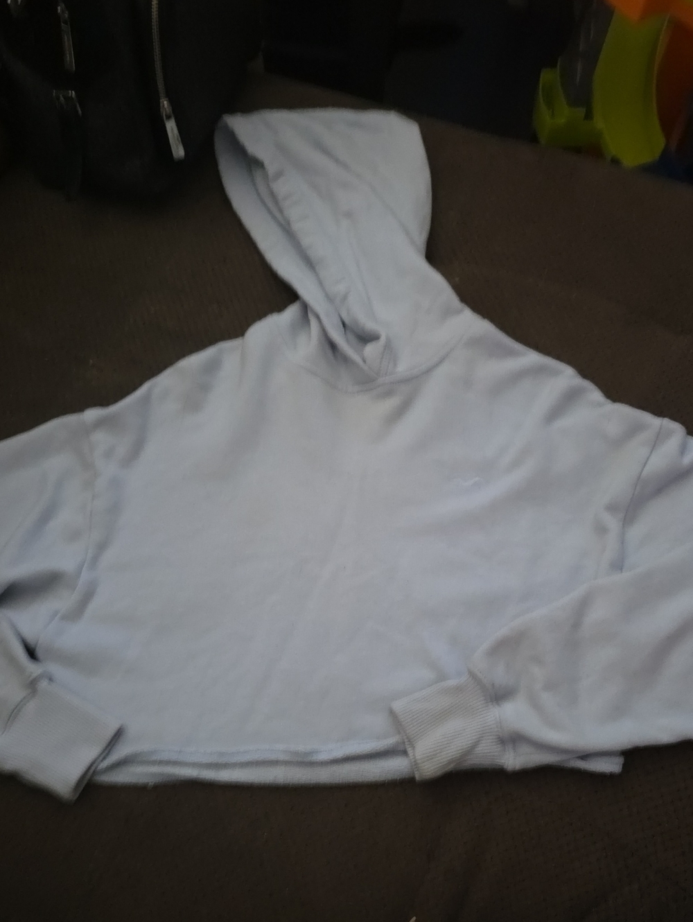 HOLLISTER: Women's Light Gray Cropped Hooded Pullover Sweatshirt